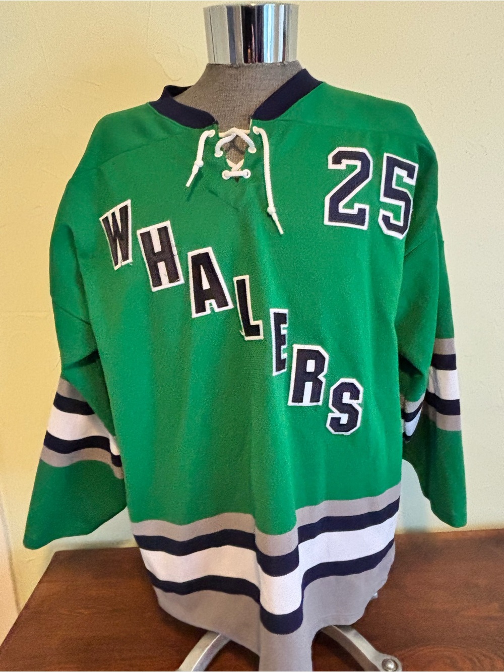 Vintage Hartford Whalers Green Lace-Up Hockey Sewn Jersey